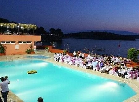 Hotel Leon Foça Exterior foto